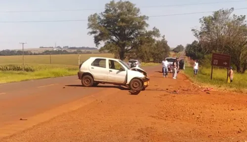 Casal abandona carro e foge a pé após bater em motociclista na BR-369