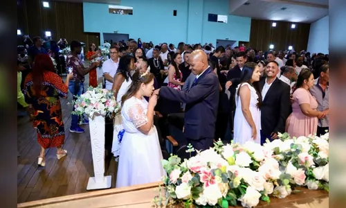 Casamento coletivo celebra a união de 66 casais em Apucarana