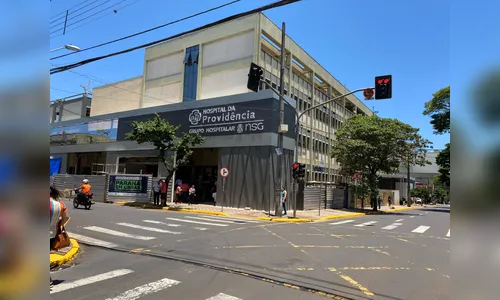 Colisão entre três veículos deixa motociclista ferido na 'Vila Nova'