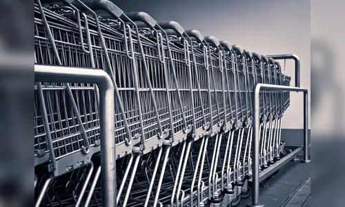 Cliente é preso após causar confusão e ameaçar segurança de mercado