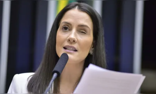 Deputada federal Amália Barros morre aos 39 anos