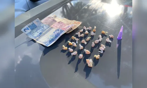 Mulher é flagrada com crack e cocaína escondidos no sutiã em Apucarana