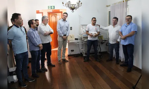 Samu de Arapongas recebe cinco novos tablets para agilizar registros