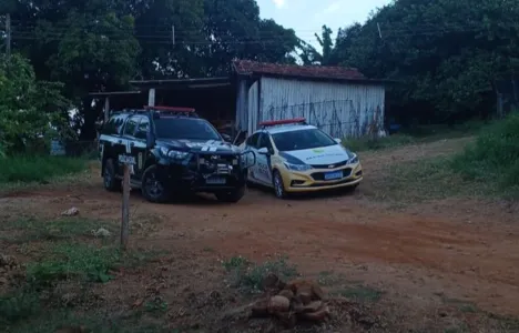 Equipes da Polícia Militar e Polícia Civil estiveram no local