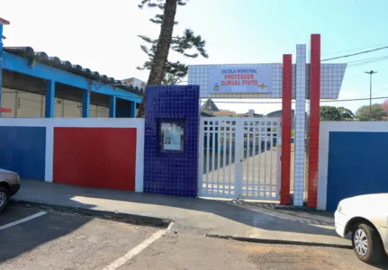 Escola Durval Pinto, situada próximo do Lagoão