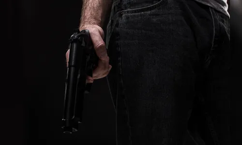 Homem é assaltado por dois ladrões na Avenida Gaturamo