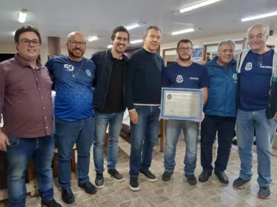 Homenagem foi entregue aos membros do clube