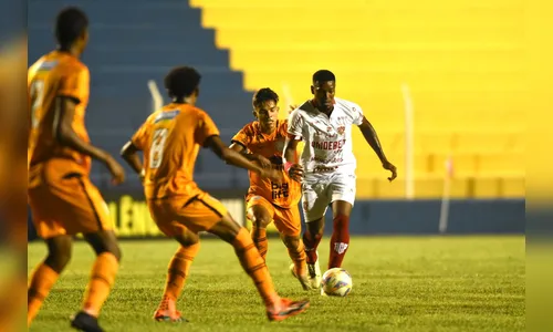 Laranja Mecânica e Paranavaí empatam sem gols no Estádio dos Pássaros
