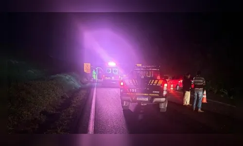 Motociclista morre atropelado por bitrem na BR-277