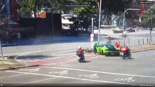 Motorista de Lamborghini atropela assaltante que o roubou