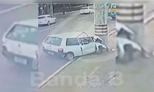 Câmera flagra batida contra poste que deixou trabalhadores feridos