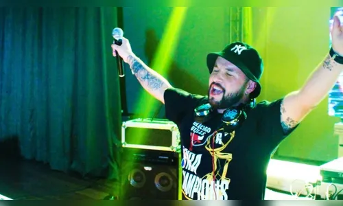 DJ morre em acidente entre moto e ônibus no Paraná: “Coração gigante”