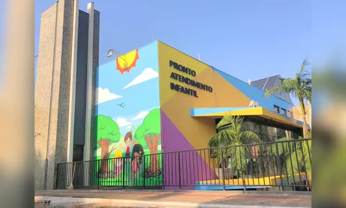 Mães tentam invadir consultórios médicos por demora em atendimentos