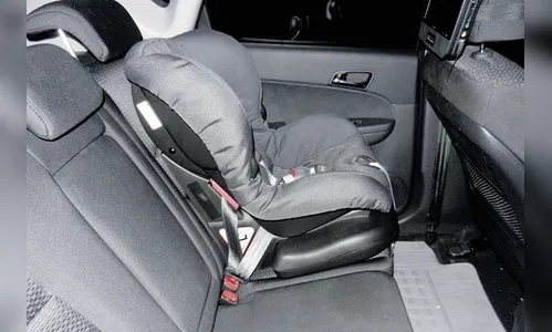 Em 10 minutos, carro e vários itens pessoais são furtados em Arapongas