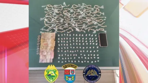 Porções de crack e cocaína foram apreendidas pela polícia