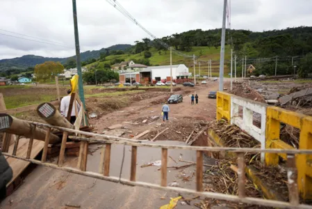 Portos do Paraná e comunidade portuária vão doar R$ 875 mil para vítimas do RS