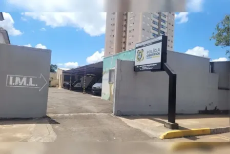 Foragido morre após colidir moto contra poste durante fuga da polícia