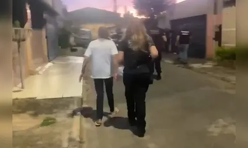 Mulher contrata mercenários para matar ex após conselho espiritual