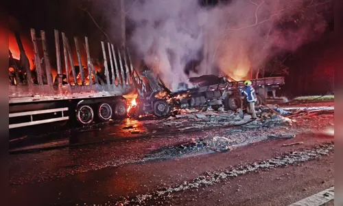 Acidente entre caminhões deixa motorista em estado grave na BR-116