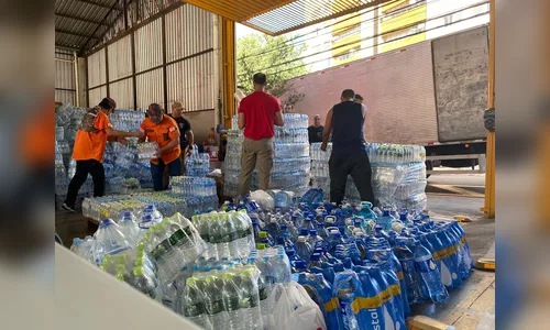 Bombeiros de Apucarana orientam população sobre doações ao RS