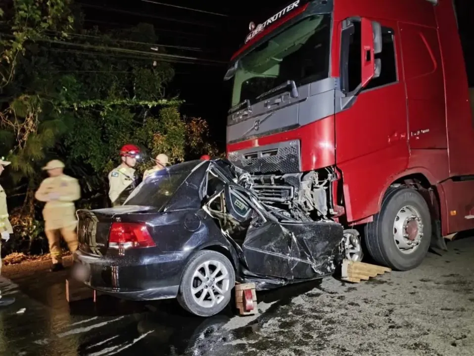 A batida ocorreu na madrugada desta quarta-feira (5)