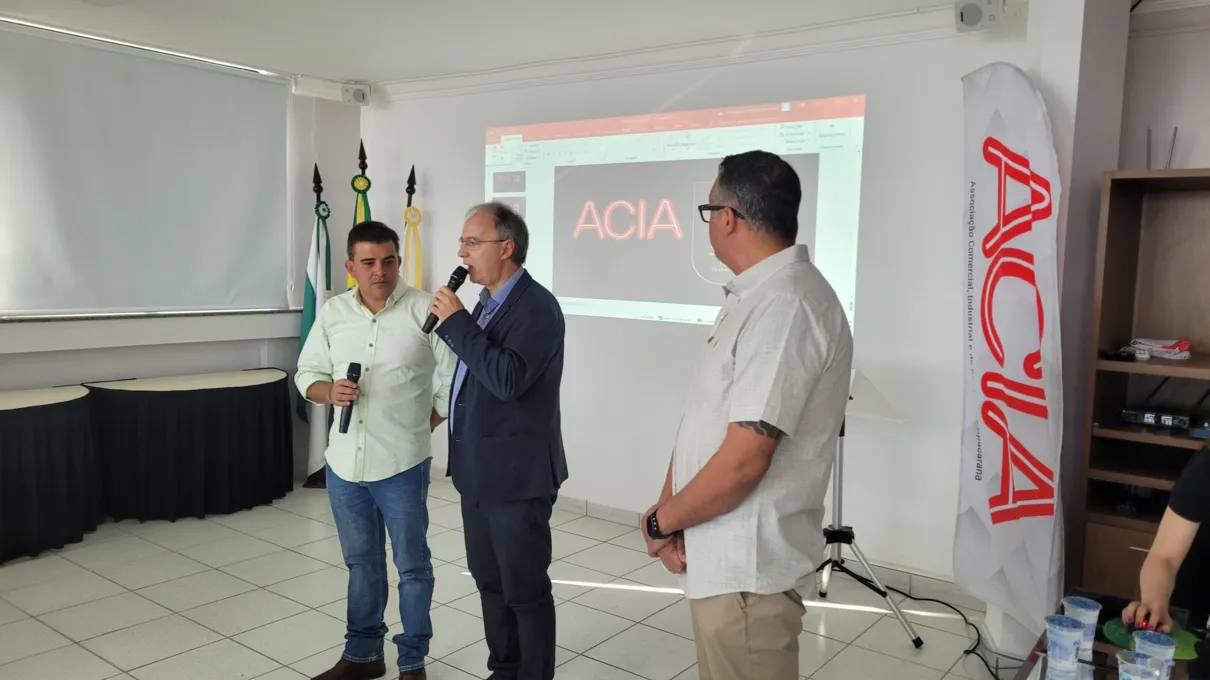 Acia recepciona novos associados em mais um 'Café com o Presidente'