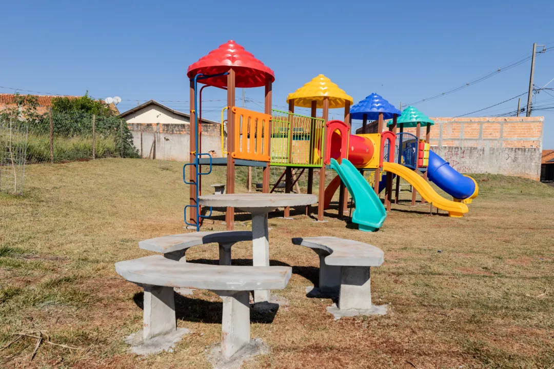 Apucarana já instalou 40 parques infantis e anuncia mais 15