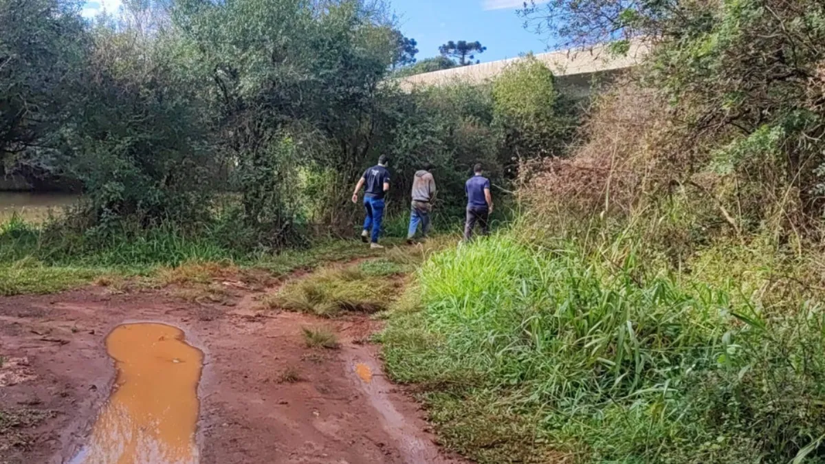 Corpo foi desovado às margens do Rio Coutinho