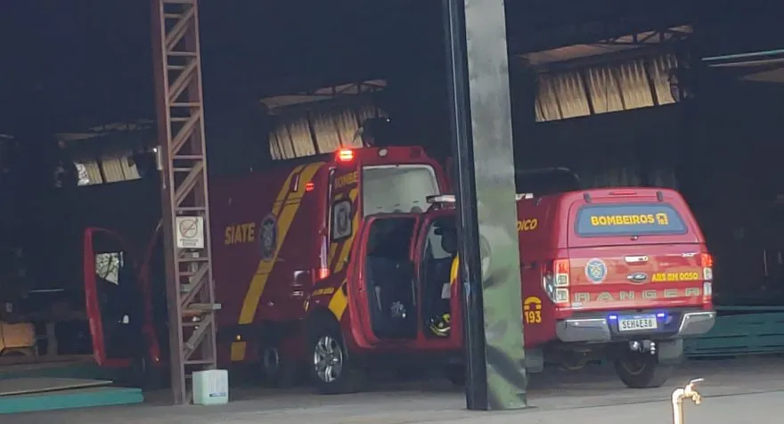 Equipes do Corpo de Bombeiros estiveram no local