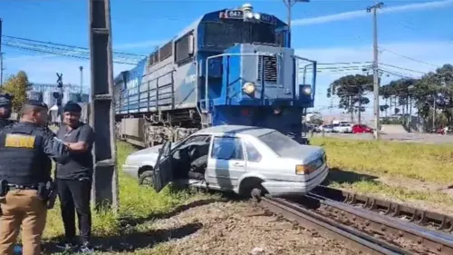 Acidente aconteceu no cruzamento da Avenida Ayrton Senna da Silva com a Avenida Camilo di Lellis