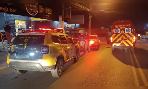 Atirador com submetralhadora mata 2 e fere 4 em tabacaria no PR