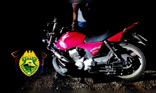 Acidente de trânsito envolve motocicleta e carreta na PR-082