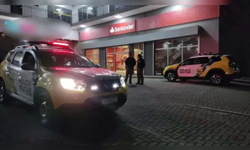 Criminosos rendem vigilantes e levam R$ 400 mil de agência bancária