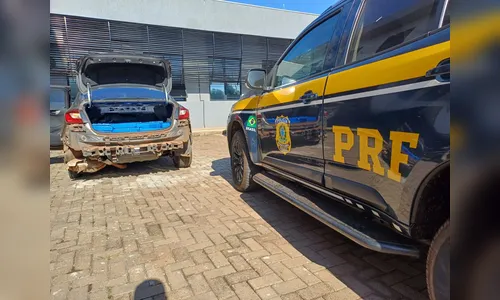 PRF apreende 275 kg de maconha após abordar GM Cruze em Maringá