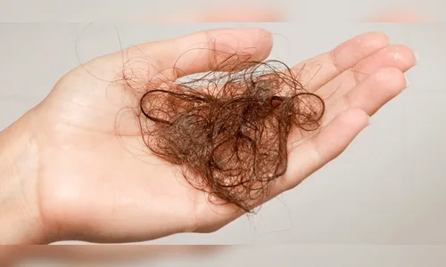 Mulher é arrastada pelos cabelos em quintal de casa no 'Fariz Gebrim'