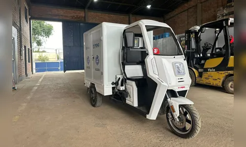 Sanepar adota tuc-tuc elétrico para fazer substituição de hidrômetros