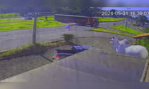 Câmera flagra acidente que deixou motociclista gravemente ferido