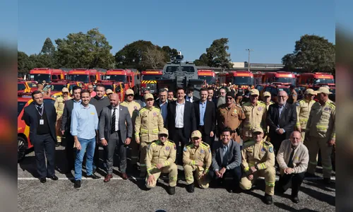 Governo do Paraná entrega 39 novos veículos para o Corpo de Bombeiros