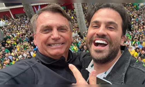 Pablo Marçal recebe medalha de ‘imbrochável’ e comemora