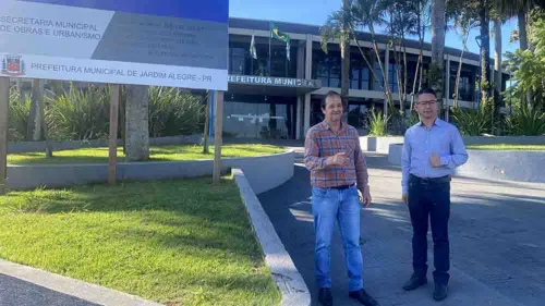 Prefeito Furlan ao ao lado do vice Moisés da Farmácia