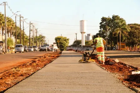 Serviço também está adiantado em relação à construção de muro de fechamento