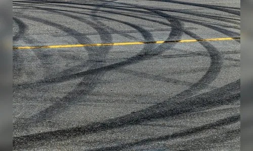 Caminhoneiro atropela e arrasta irmão por mais de 20 metros em rua