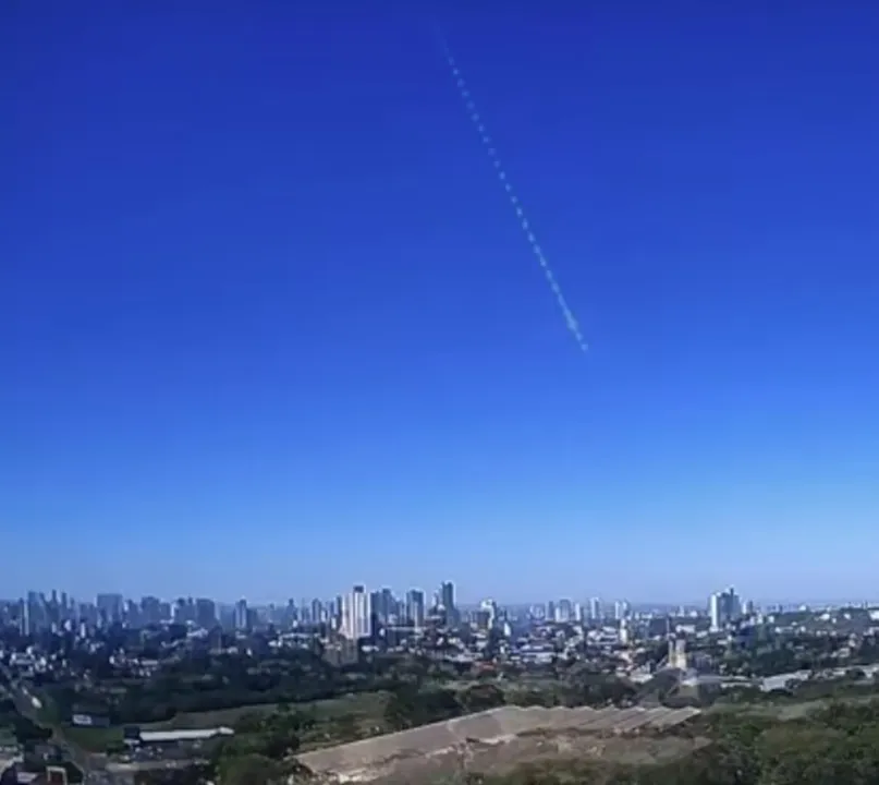 Câmeras do Clima ao Vivo flagraram a queda da rocha espacial