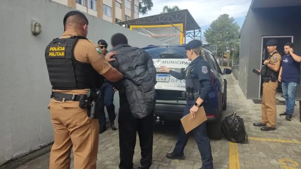 Homem foi preso no centro de m Curitiba