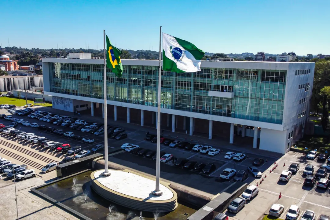 O governador Carlos Massa Ratinho Junior sancionou na sexta-feira (13) a Lei Orçamentária Anual (LOA) referente a 2025