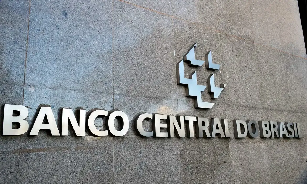 Para alcançar a meta de inflação, o Banco Central usa como principal instrumento a taxa básica de juros, a Selic