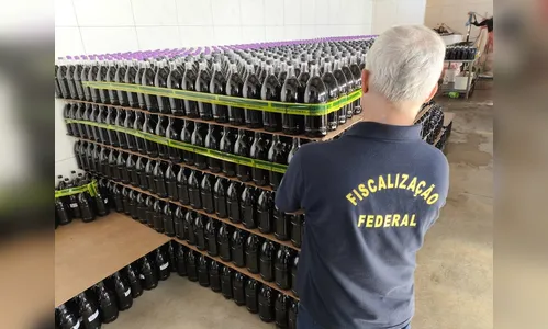 Fábrica de vinhos é interditada no PR; 16 mil garrafas são apreendidas