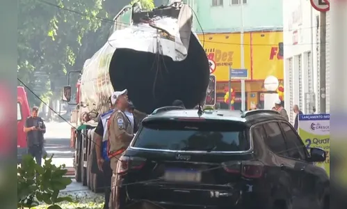 Caminhão-tanque que presta serviços à Petrobras explode; veja vídeo