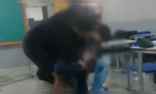 Professor enforcado por aluno no PR pensa em deixar a profissão