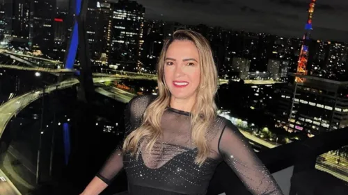 Andreia de Andrade tem 52 anos e é empresária, mas ficou mais conhecida publicamente após participar de reality shows